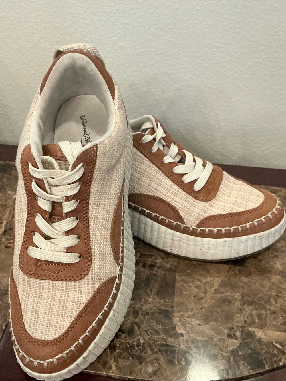 Universal Thread Cream and Brown Low-Top Sneakers
